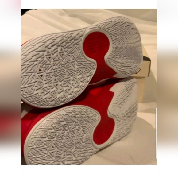 Unisex Nike Kyrie Low 5 Tb, Style# D09617 600, Size 15 - Picture 3 of 3